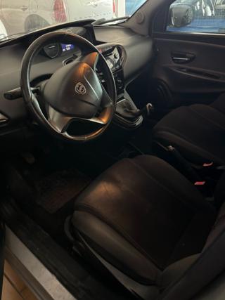 LANCIA Ypsilon usata, con Autoradio