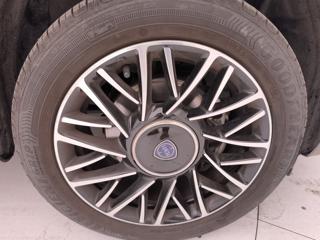 LANCIA Ypsilon usata, con Hill holder