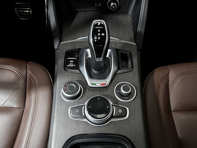 ALFA ROMEO Stelvio usata, con Airbag testa