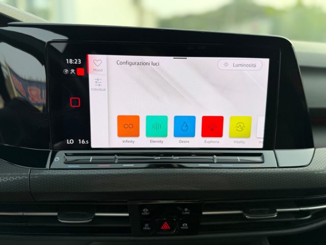 VOLKSWAGEN Golf usata, con Sensori di parcheggio posteriori