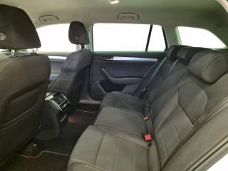 SKODA Superb usata, con Sensori di parcheggio posteriori