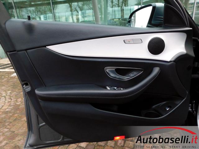 MERCEDES-BENZ E 220 usata, con Specchietti laterali elettrici