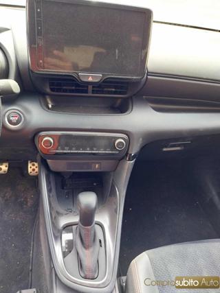 TOYOTA Yaris usata, con Telecamera per parcheggio assistito