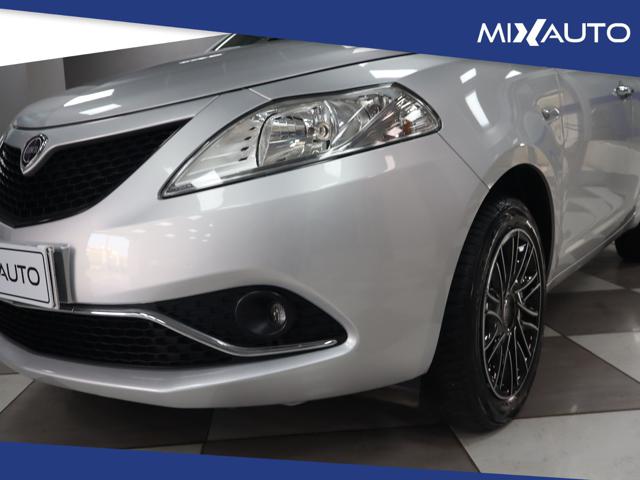 LANCIA Ypsilon usata, con Fendinebbia