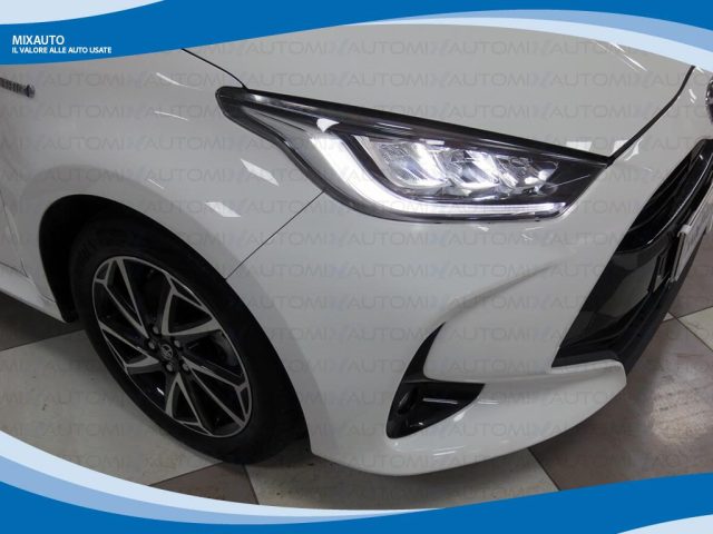 TOYOTA Yaris usata, con Autoradio digitale