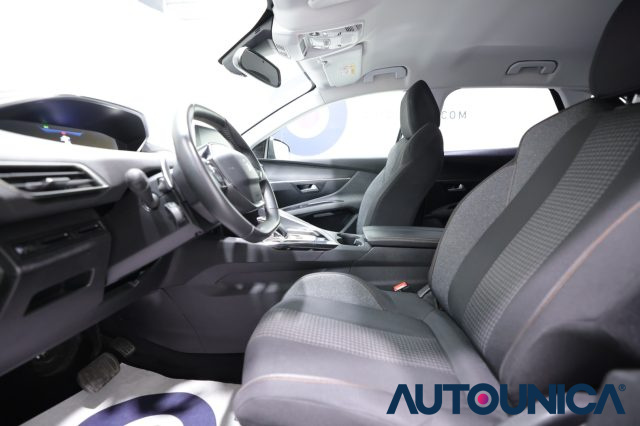 PEUGEOT 3008 usata, con USB