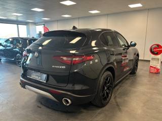 ALFA ROMEO Stelvio usata, con Head-up display