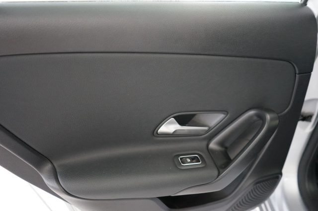 MERCEDES-BENZ A 180 usata, con Luci diurne