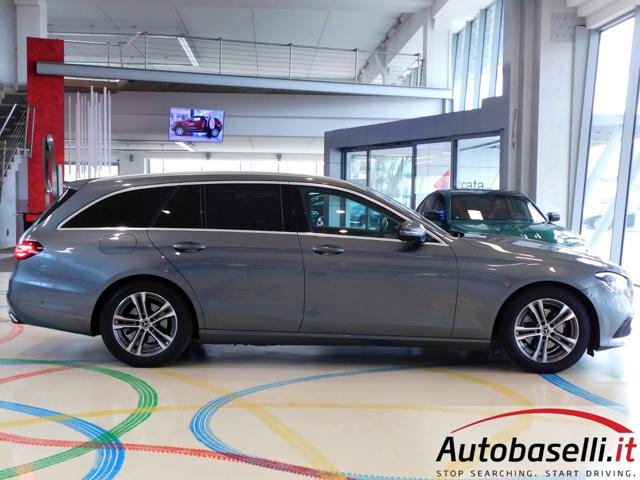 MERCEDES-BENZ E 220 usata, con USB