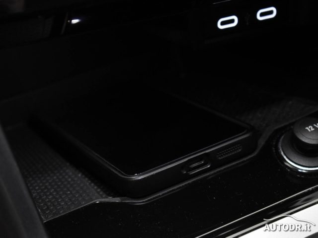 VOLKSWAGEN T-Roc usata, con Volante multifunzione