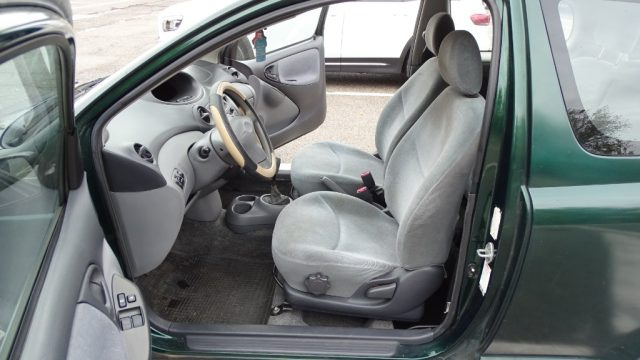 TOYOTA Yaris usata, con MP3