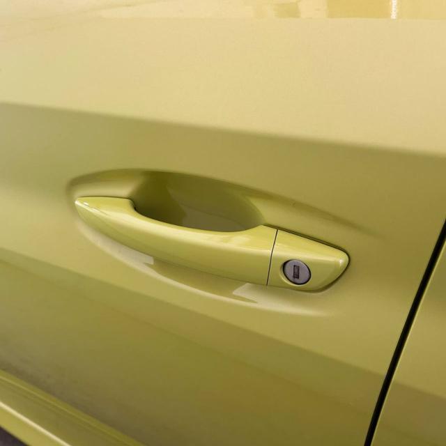 PEUGEOT 208 usata, con MP3