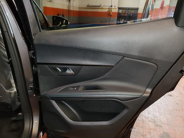 PEUGEOT 3008 usata, con Leve al volante