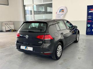 VOLKSWAGEN Golf usata, con Autoradio