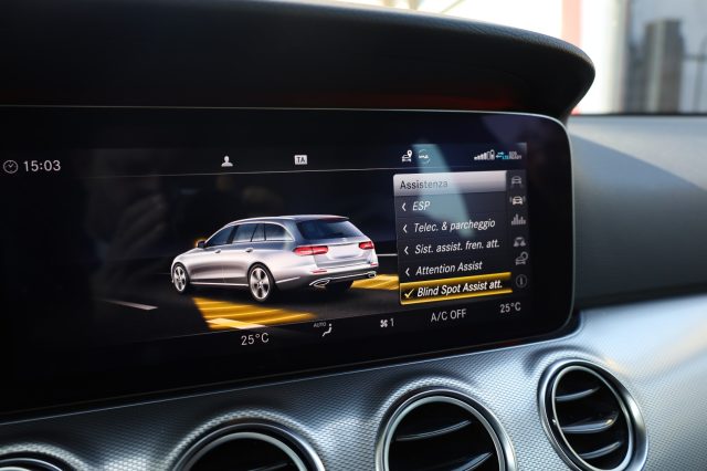 MERCEDES-BENZ E 220 usata, con Controllo vocale