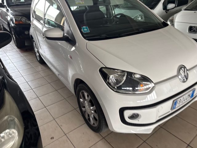 VOLKSWAGEN up! usata, con Autoradio