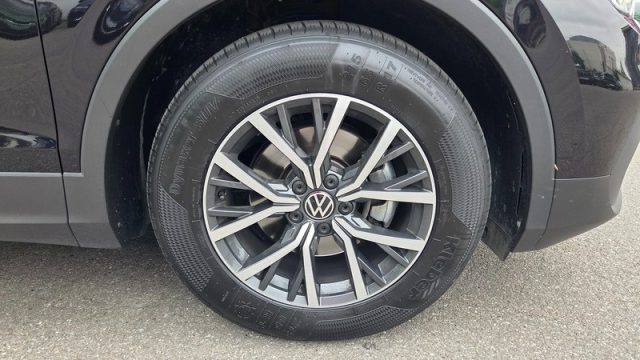 VOLKSWAGEN Tiguan usata, con Autoradio