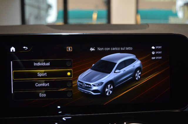 MERCEDES-BENZ GLA 200 usata, con Trazione integrale