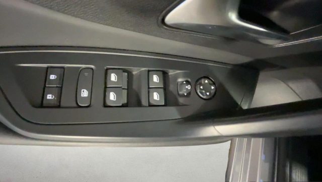 PEUGEOT 308 usata, con Volante in pelle