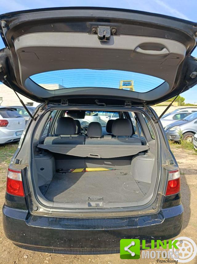 KIA Carens usata 26
