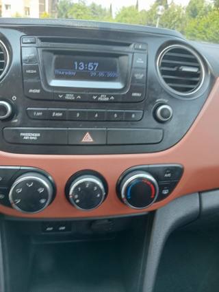 HYUNDAI i10 usata, con Specchietti laterali elettrici