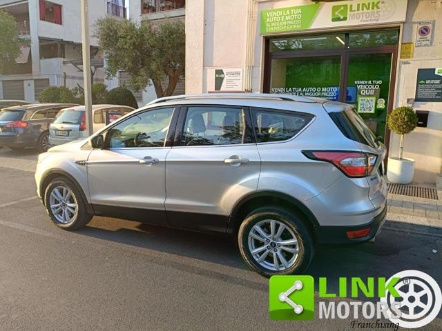 FORD Kuga usata, con Specchietto retrovisore con funzione antiabbagliamento
