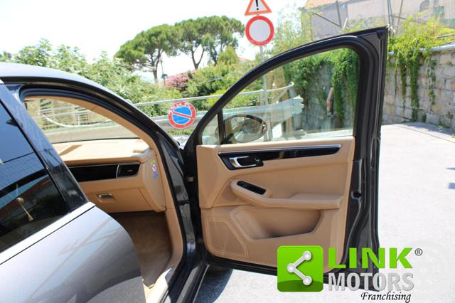 PORSCHE Macan usata, con Isofix