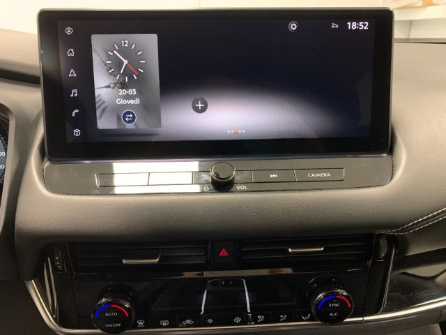 NISSAN Qashqai usata, con Fari LED
