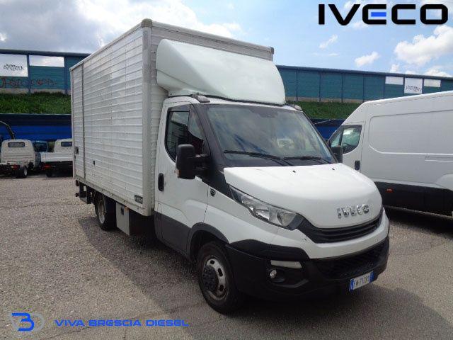 IVECO Daily usata, con Alzacristalli elettrici