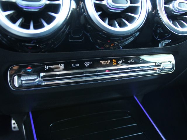 MERCEDES-BENZ GLA 200 usata, con Vivavoce