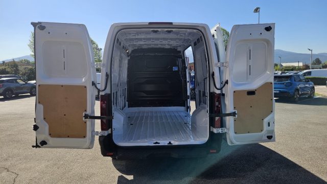 NISSAN Interstar usata, con Riconoscimento dei segnali stradali