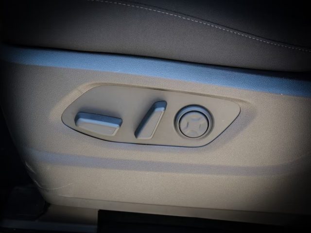 HYUNDAI Staria usata, con Regolazione elettrica sedili