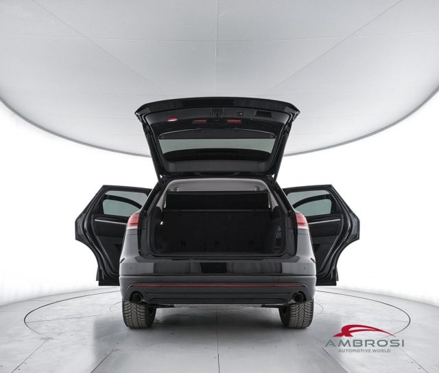 VOLKSWAGEN Touareg usata 6