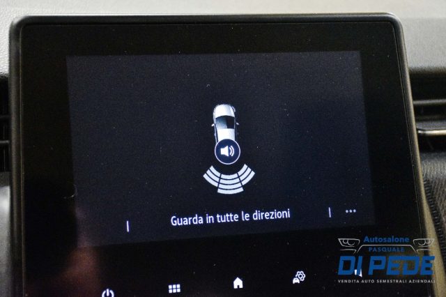 RENAULT Clio usata, con Autoradio digitale