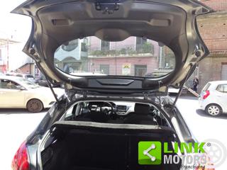 PEUGEOT 208 usata, con USB