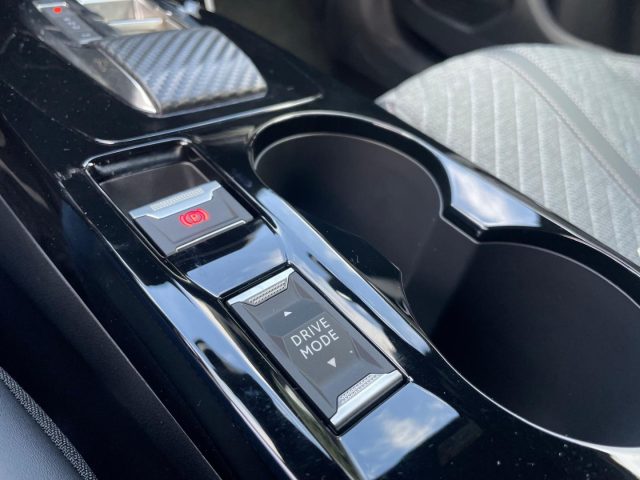 PEUGEOT 2008 usata, con Specchietti laterali elettrici