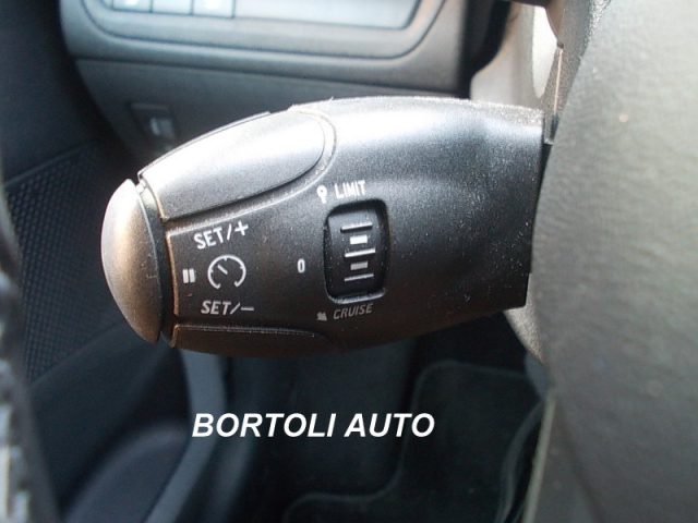 PEUGEOT 2008 usata, con Bluetooth