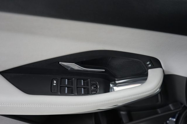 JAGUAR E-Pace usata 28