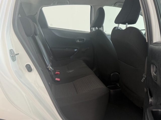 TOYOTA Yaris usata 15