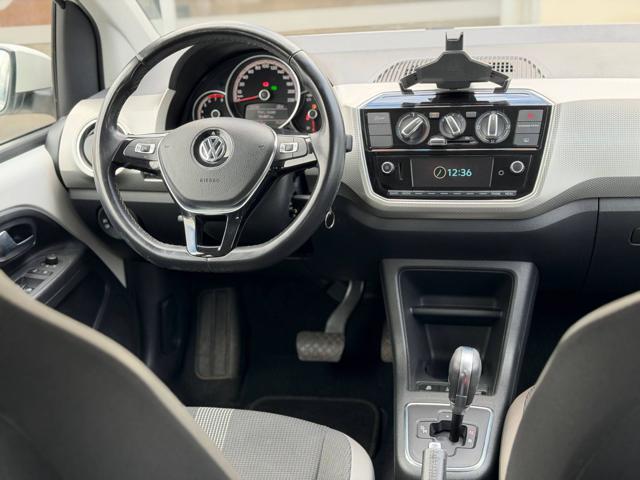 VOLKSWAGEN up! usata, con USB
