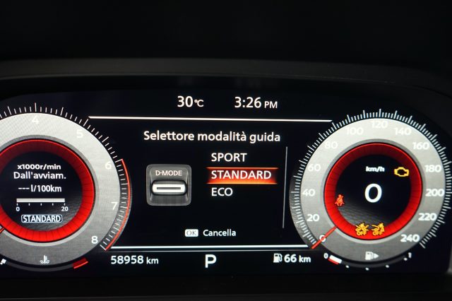 NISSAN Qashqai usata, con Schermo multifunzione interamente digitale