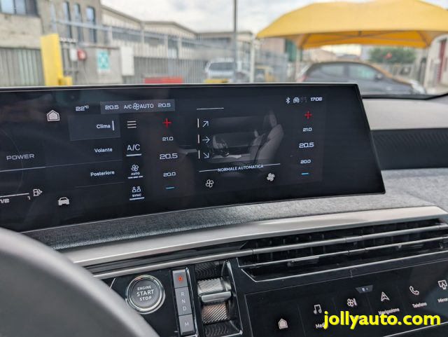 PEUGEOT 5008 usata, con Touch screen