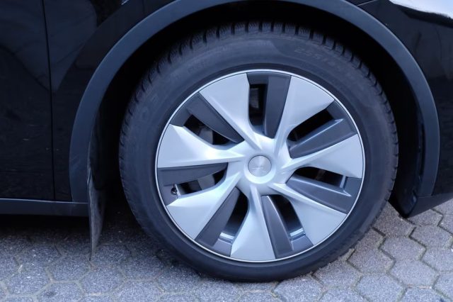 TESLA Model Y usata, con Controllo trazione
