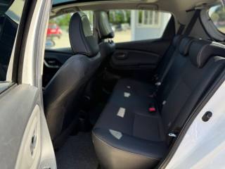 TOYOTA Yaris usata 18