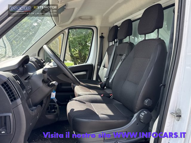 PEUGEOT Boxer usata, con Autoradio