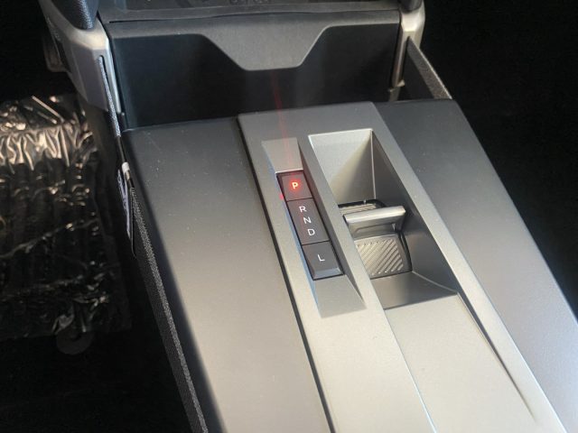 OPEL Frontera usata, con Autoradio digitale