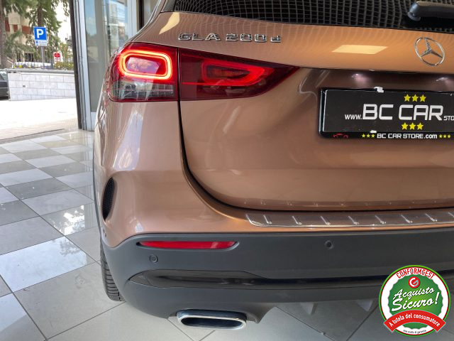 MERCEDES-BENZ GLA 200 usata, con Fari LED
