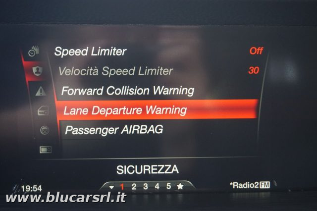 ALFA ROMEO Stelvio usata, con Autoradio digitale