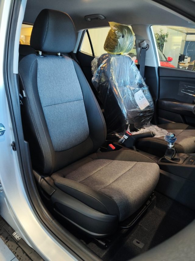 KIA Stonic usata, con Autoradio digitale