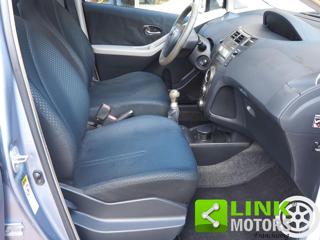 TOYOTA Yaris usata 10
